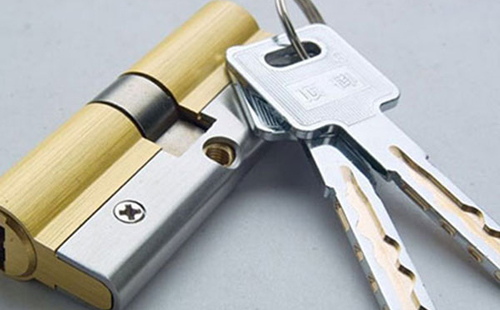 上海換鎖電話(開(kāi)門鎖安裝指紋鎖)